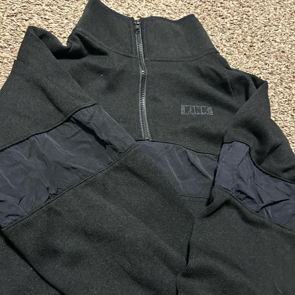 Victoria’s Secret pink cropped half zip pull over - Picture 2 of 6